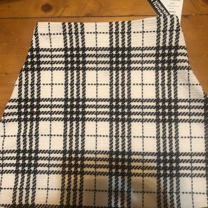 Design lab plaid skirt white/black small NWT